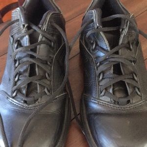 Woman’s Reebok postal shoes CP810